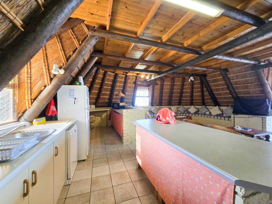 4 Bedroom Property for Sale in Stilbaai Wes Western Cape